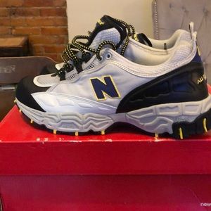 New Balance All terrain sneakers